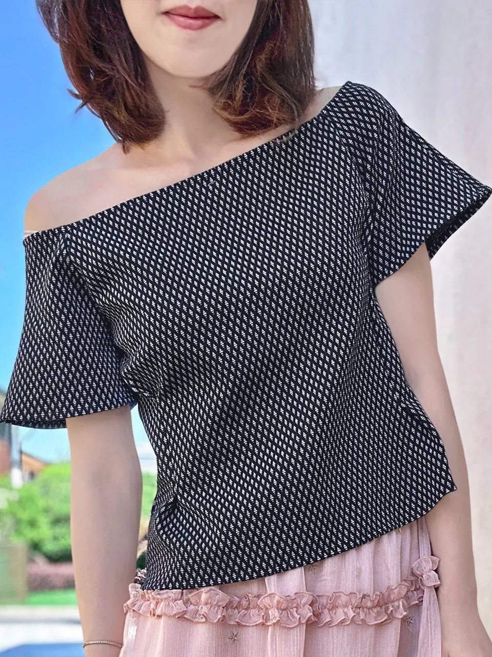 Black Diamond Side Zip Off-the-Shoulder Darted Top