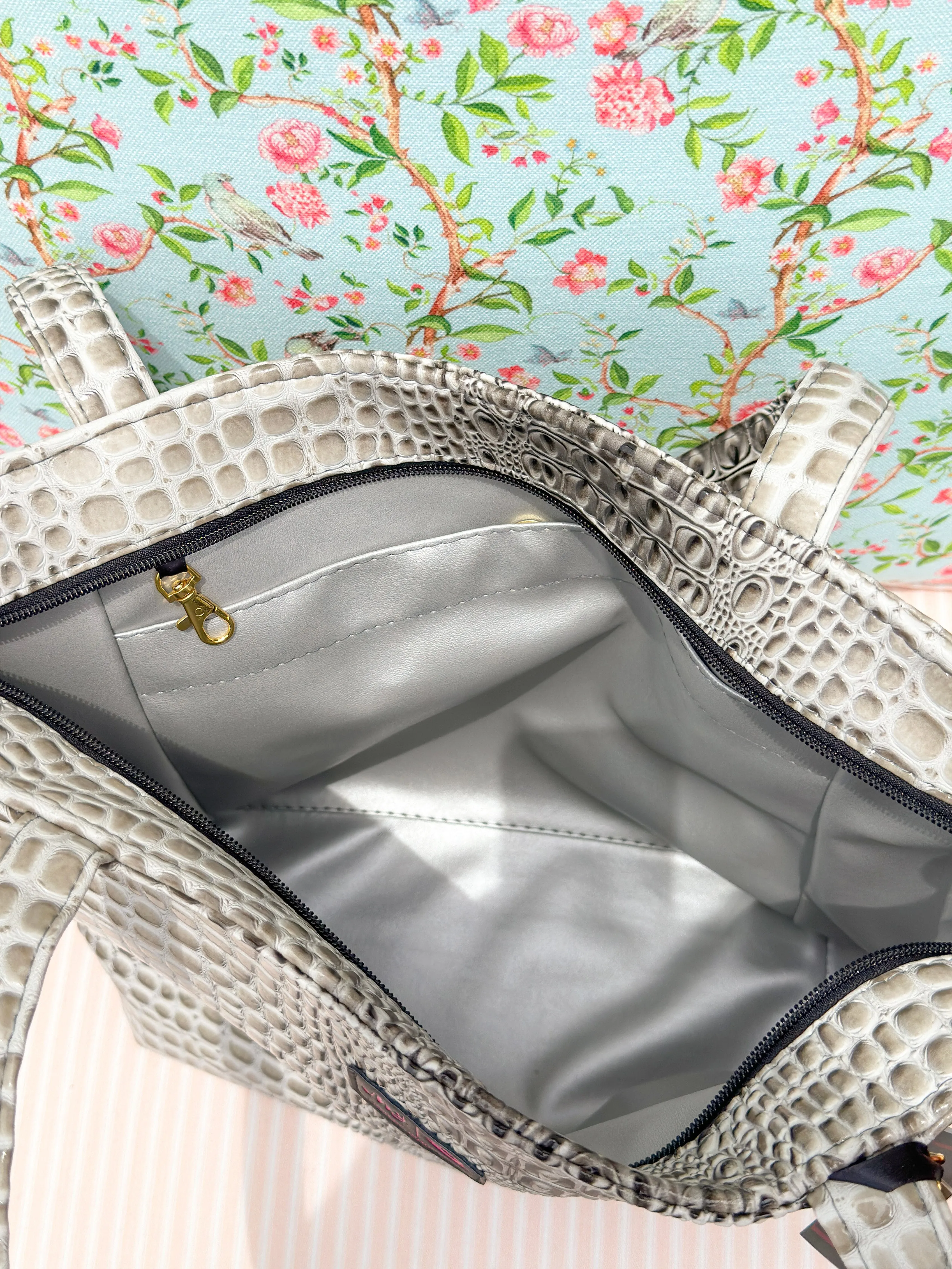 Makeup Junkie Bags - Bubble Gator Greytor Daykeeper [Ready to Ship]